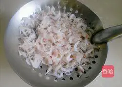 Illustration of how to make leek and egg dumplings 9