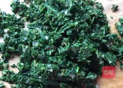 Illustration of how to make shepherd's purse wontons 6