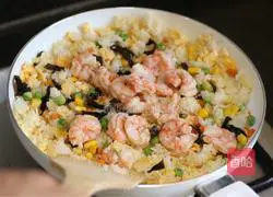 Illustration of how to make shrimp fried rice 7