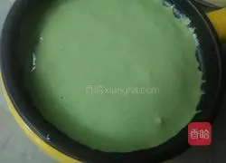 Illustration of how to make spinach juice pancakes 7