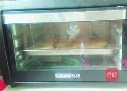 Lotus Paste Cake Recipe Illustration 18