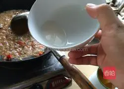 Illustration of how to make minced pork noodles 13