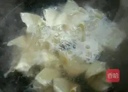 Illustration of how to make Shanghai seafood and shrimp wontons 12