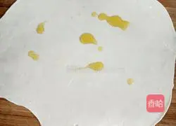 Illustration of how to make golden meat floss pancakes 4
