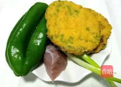 Illustration of how to make fried diced pork with Yuqian corn tortillas 1