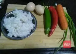 Illustration of how to make three-color egg fried rice 2