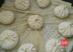 Illustration of how to make meat buns 4