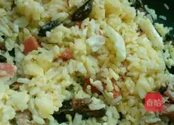 Illustration of how to make ham and egg fried rice 12