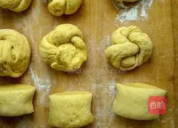 Pumpkin noodle steamed buns recipe 5