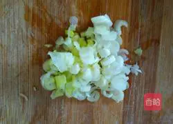  Illustration of how to make green pepper and meat buns 6