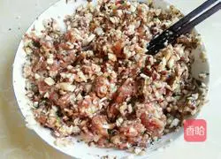 Illustration of how to make steamed meatloaf with mushrooms 3