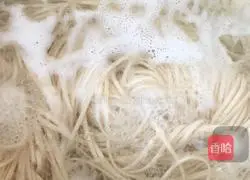 Illustration of how to make cold noodles with tomatoes and fried eggs 1