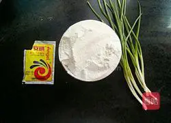 Illustration of how to make fermented scallion pancakes 1