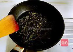 Illustration of how to make scallion oil noodles 5