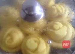 Pumpkin Rose Illustration of how to make flower steamed buns 9