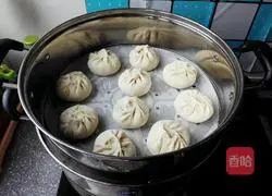 Illustration of how to make beef stuffed buns 9