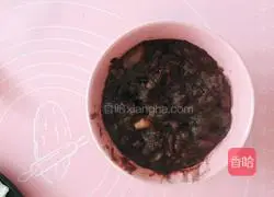 Buckwheat red bean and chestnut pie (a delicious low-calorie and low-whole grains fitness meal) recipe illustration 7