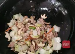 Illustration of how to make mushroom noodles 3