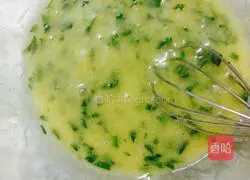 Illustration of how to make green onion salty crispy cake 2