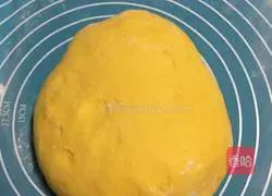 Illustration of how to make pumpkin steamed buns 5