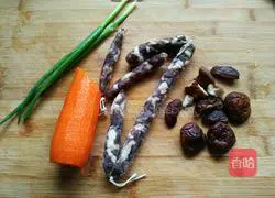 Illustration of sausage braised rice 1