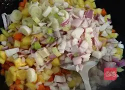 Illustration of how to make pear fried rice 4