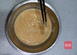 Illustration of how to make carrot and egg pancakes 3