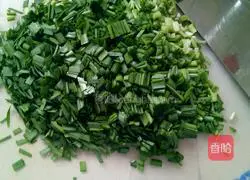 Illustration of how to make leek and pork buns 5