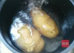 Illustration of how to make pan-fried salmon and hash browns 2