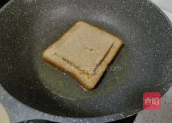 Illustration of how to make breakfast sandwich 8