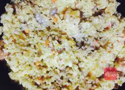 Illustration of how to make slap fried rice 9