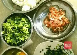 How to make broccoli fried rice Illustration 1