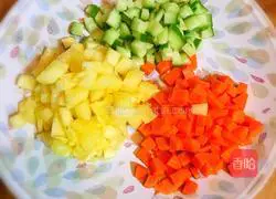 Pineapple and Shrimp Fried Rice Recipe Illustration 1