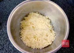 Illustration of how to make corn and ham fried rice 3