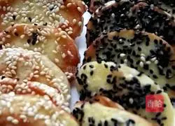 Illustration of how to make fried sesame steamed bun slices 5