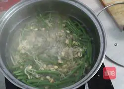 Illustration of how to make shredded pork noodles 3