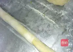 Illustration of how to make hot noodle pancakes 10