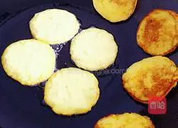 Illustration of how to make sweet and tender corn cakes 10