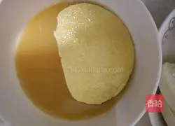 Illustration of how to make fried steamed bun slices 4