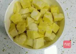 Illustration of how to make golden steamed buns 2