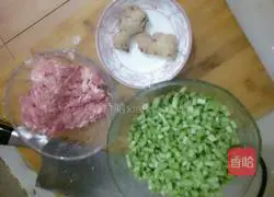 Illustration of how to make small bean and minced pork buns 5