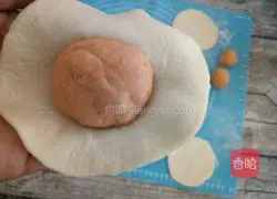 Illustration of how to make orange potato blossom steamed buns 12