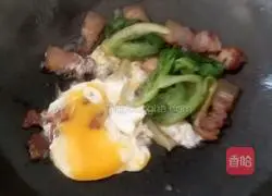 Illustration of how to make bacon fried rice 4