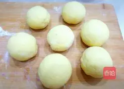 Illustration of how to make double potato blossom steamed buns 9