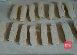 Illustration of how to make rose flower cake 7