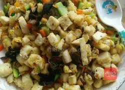 Illustration of how to make fried diced steamed buns with eggs 7