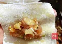 Illustration of how to make wonton noodles with minced meat and oil residue 3