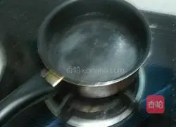 Illustration of how to make rice dumplings with rice wine grains 2