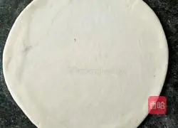 How to make pan-fried scallion pancakes Illustration 8