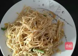 Illustration of how to make shredded pork noodles 7